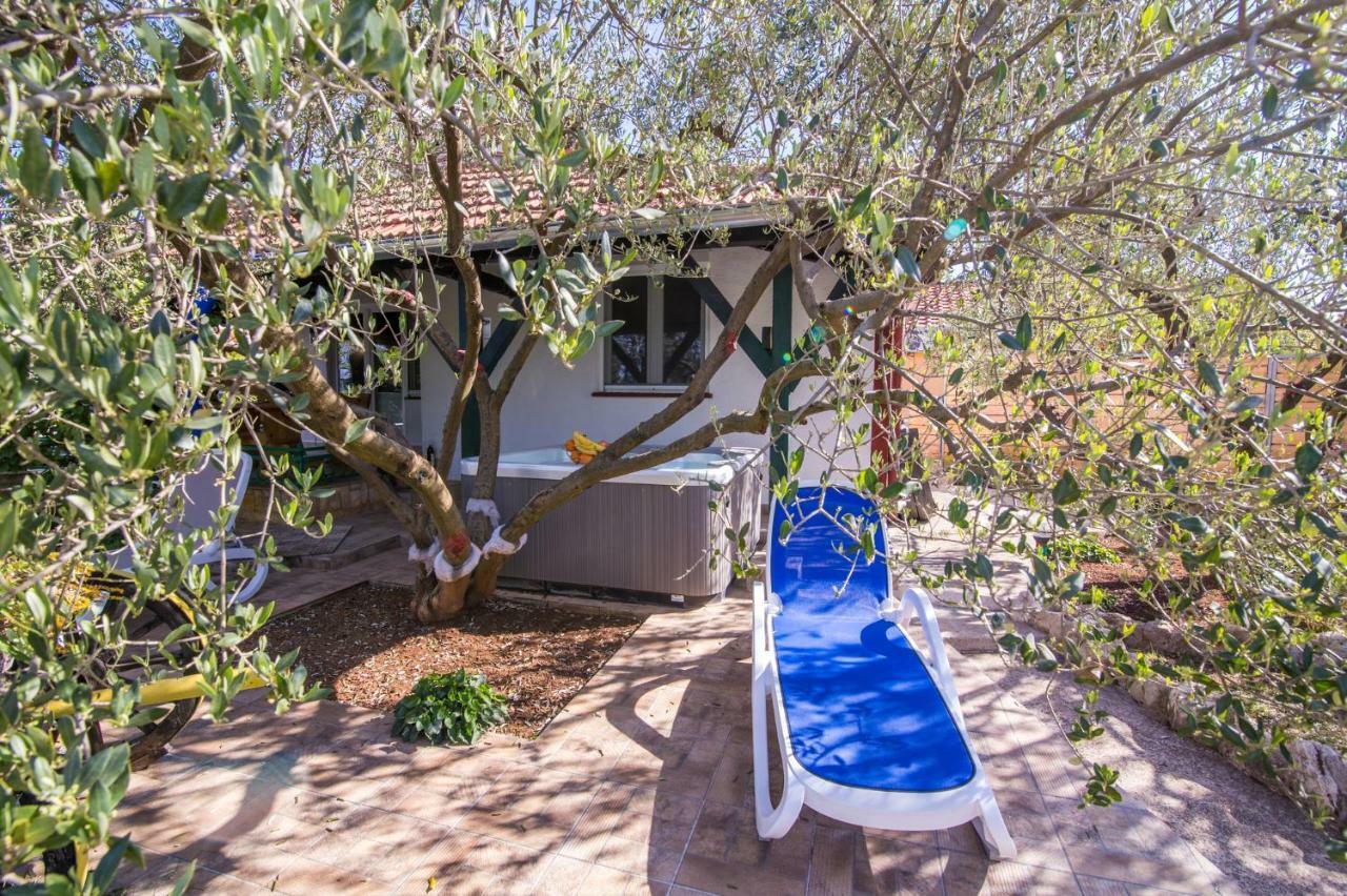 Holiday House Cvita Biograd Na Moru Eksteriør billede